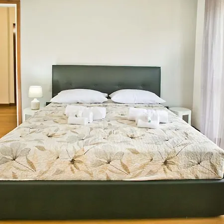 Daire La'deli - - Grande Con Parcheggio, Nefltix, Giardino, Terrazzo *